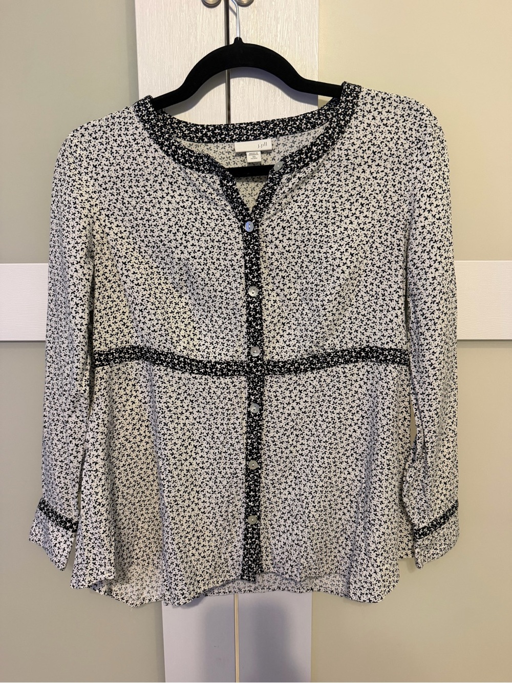J. Jill Black & White Printed Button-Front Top